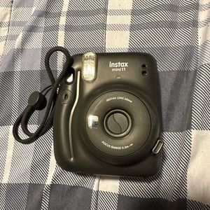 FUJIFILM INSTAX MINI 11 CAMERA